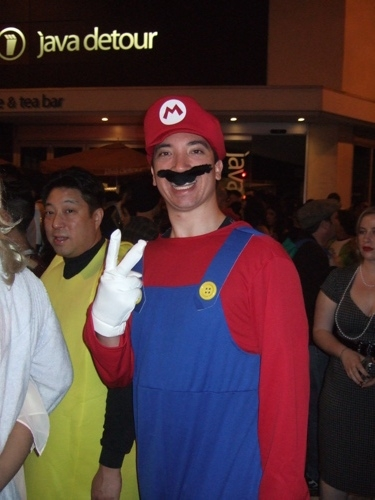 Illustration for article titled Nintendo Love Invades West Hollywood Costume Carnaval